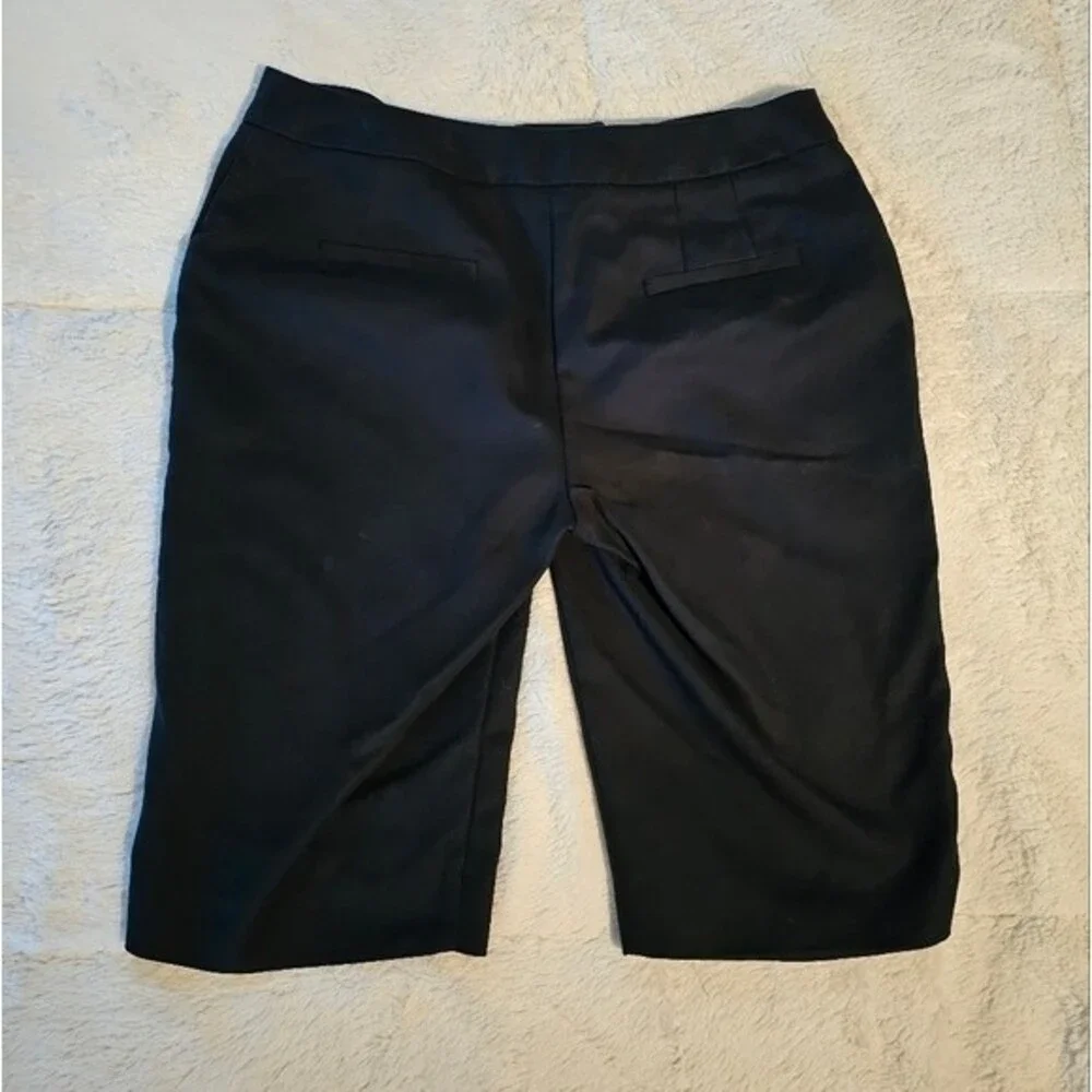 Chico Shorts Womens Size 00 Black Pull Up Stretch Pockets. Very Sliming!